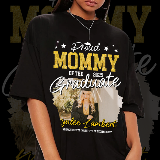 Proud Family of the Graduate Photo Name T-Shirt - Graduation Class Of 2025 T-Shirt  - Graduation Unisex T-Shirt