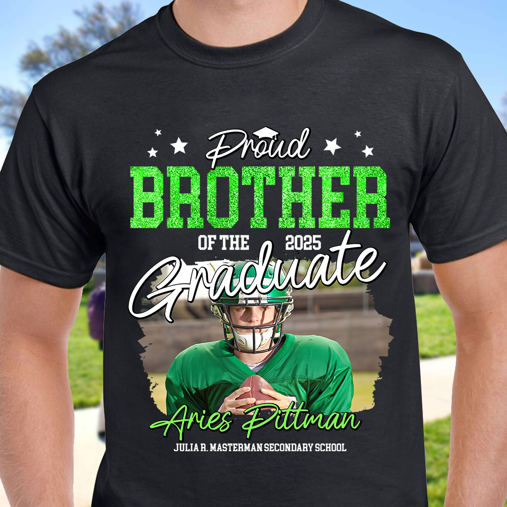 Proud Family of the Graduate Photo Name T-Shirt - Graduation Class Of 2025 T-Shirt  - Graduation Unisex T-Shirt