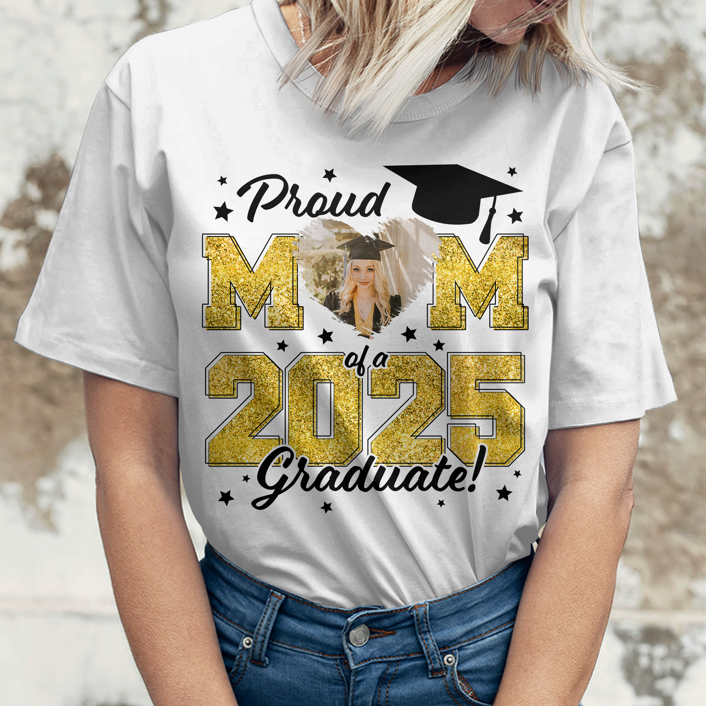 Proud Mom/Dad Of A 2025 Graduate T-Shirt  - Graduation Unisex T-Shirt